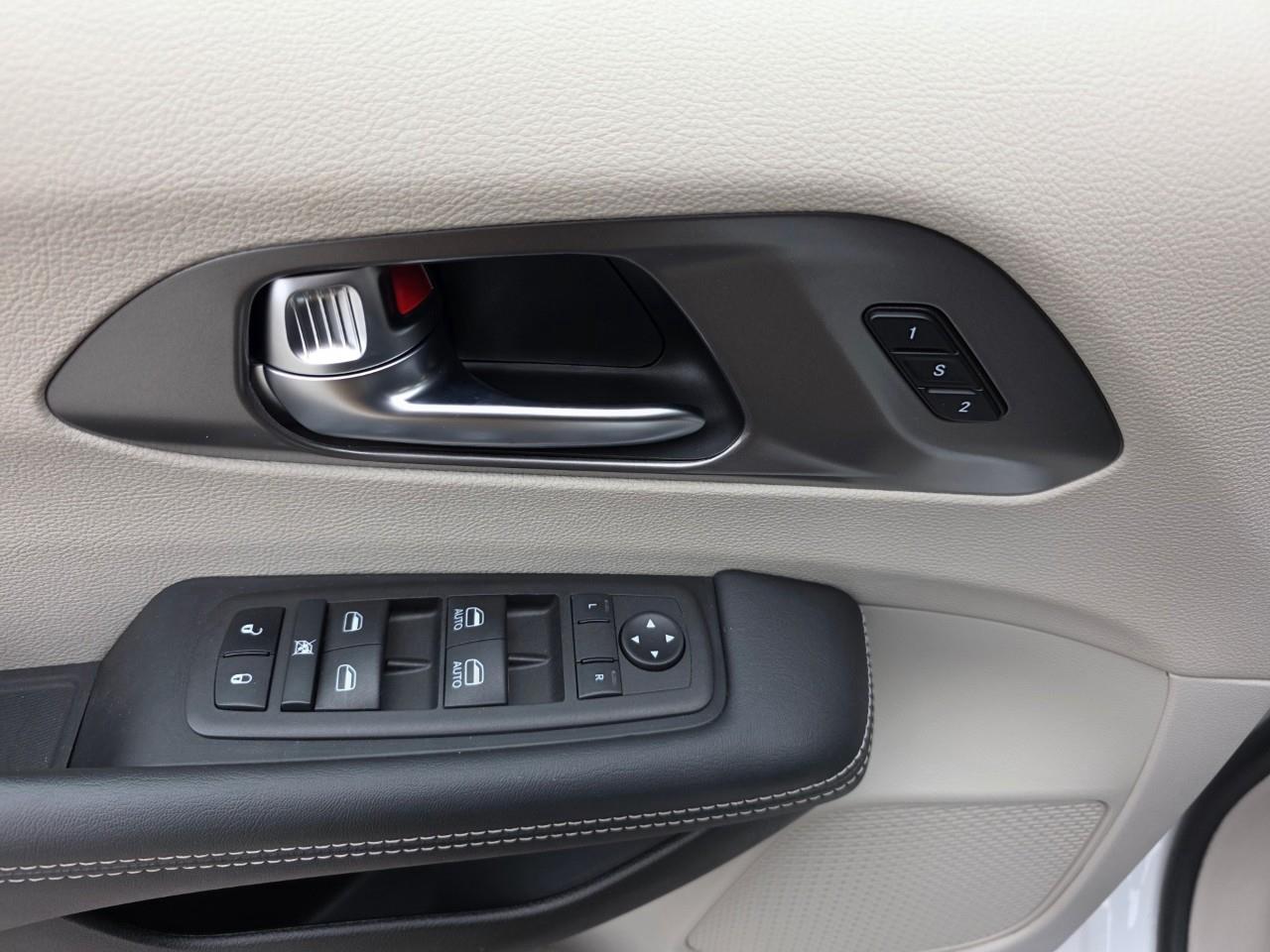2024 Chrysler Pacifica Touring-L Front-Wheel Drive Passenger Van Photo