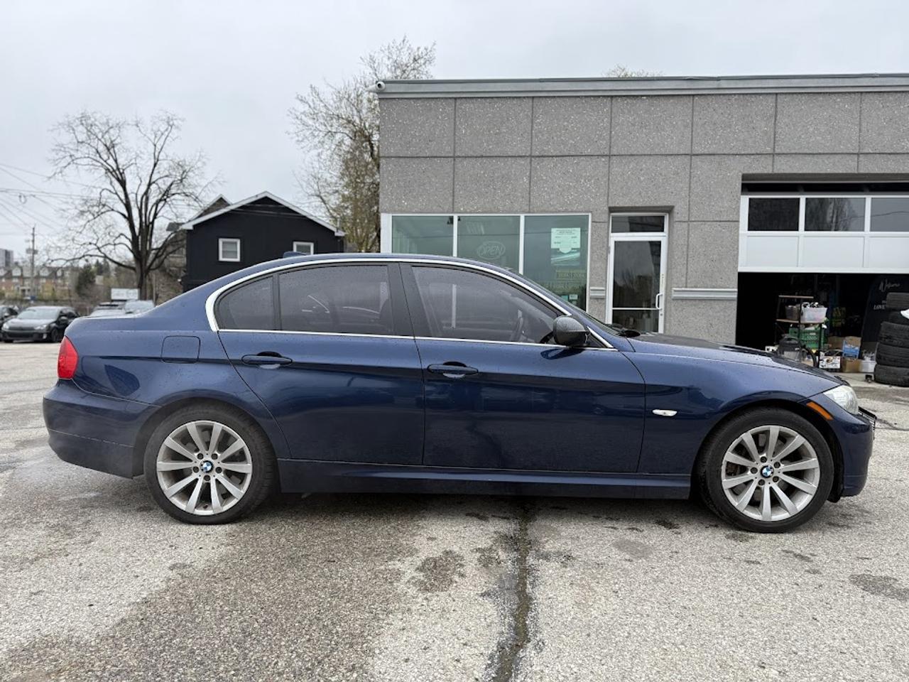 2011 BMW 3-Series 335i xDrive Photo
