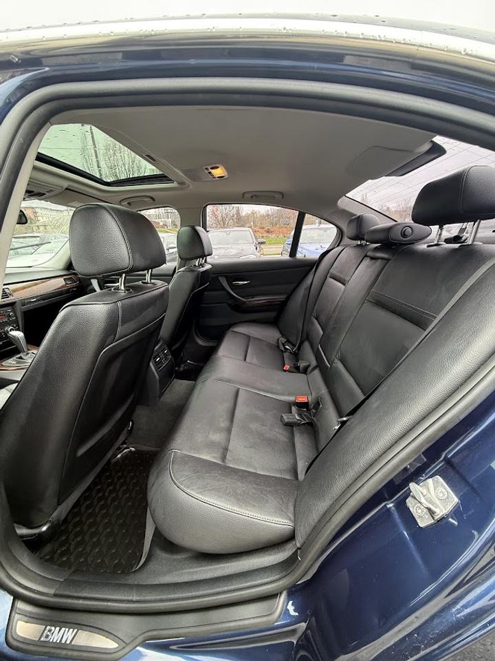 2011 BMW 3-Series 335i xDrive Photo