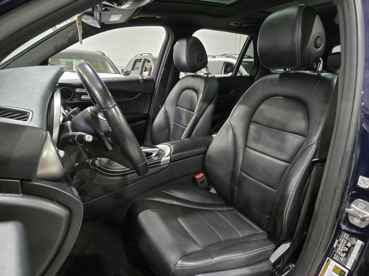 2019 Mercedes-Benz GLC300 GLC 300 4MATIC NAVIGATION BACKUP CAMERA PANO ROOF Photo