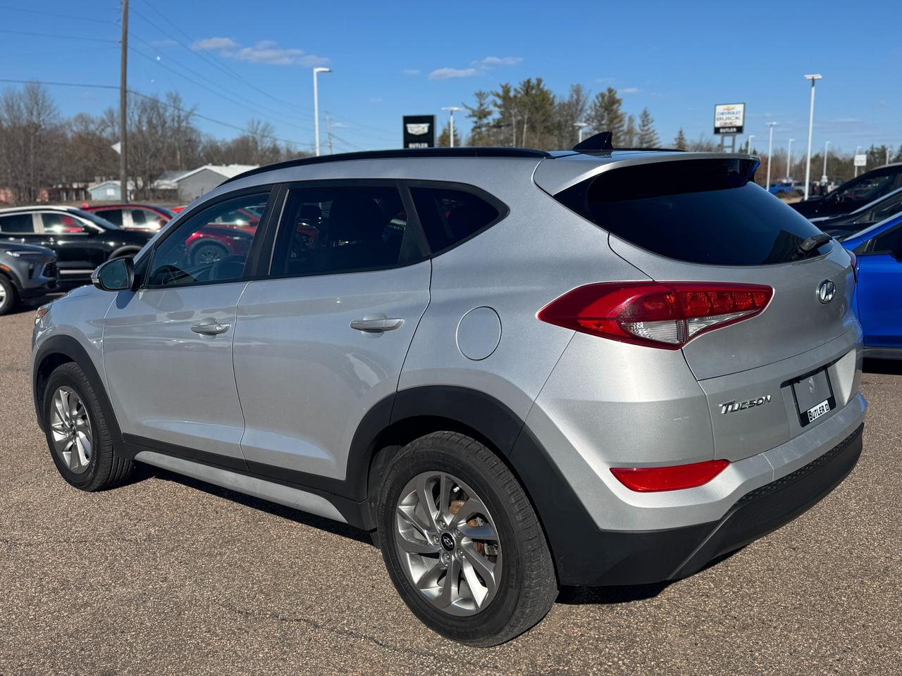 2018 Hyundai Tucson Premium 2.0L 4dr Front-Wheel Drive Photo2