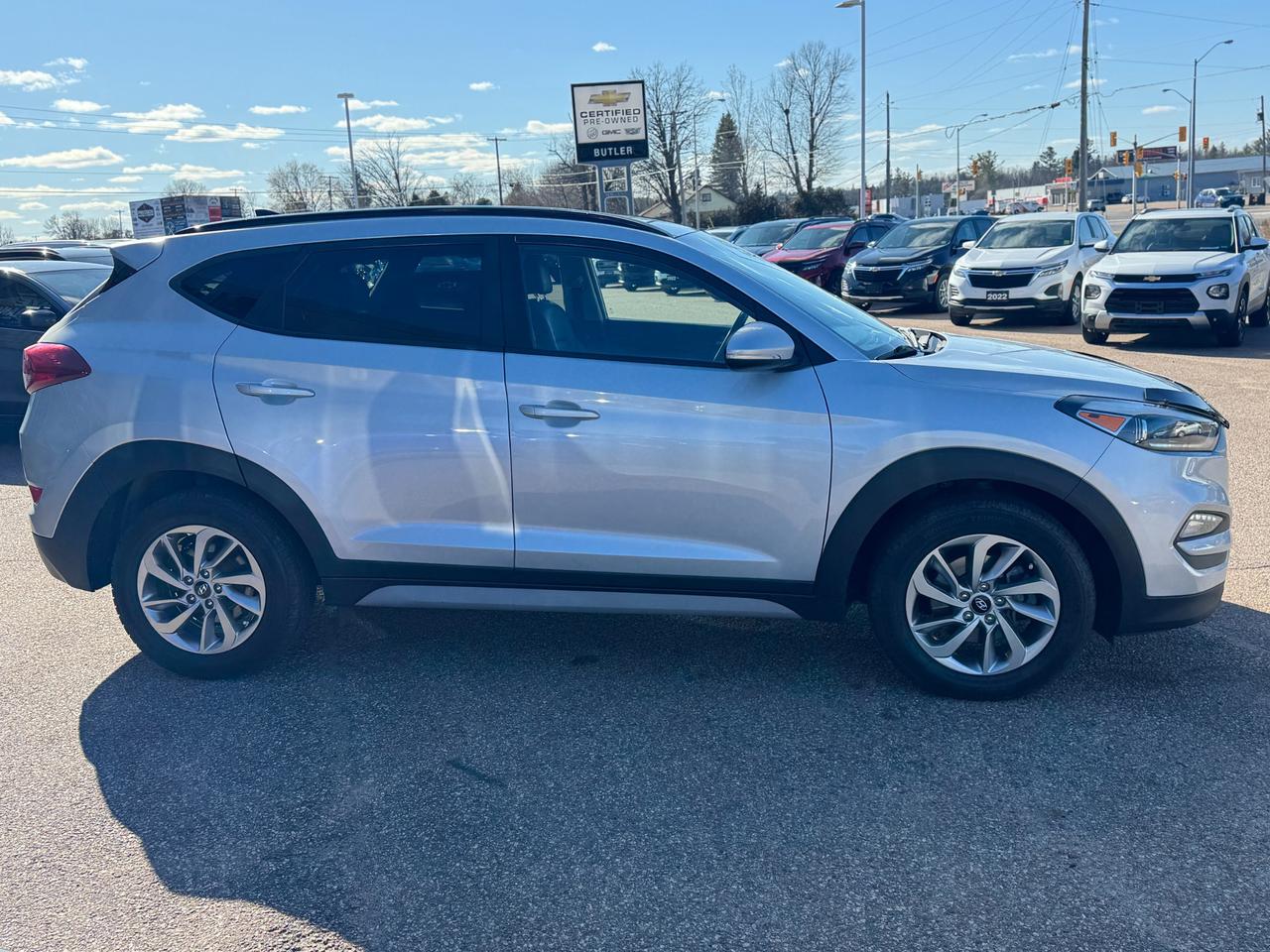 2018 Hyundai Tucson Premium 2.0L 4dr Front-Wheel Drive Photo