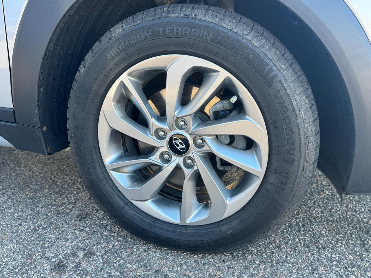 2018 Hyundai Tucson Premium 2.0L 4dr Front-Wheel Drive Photo