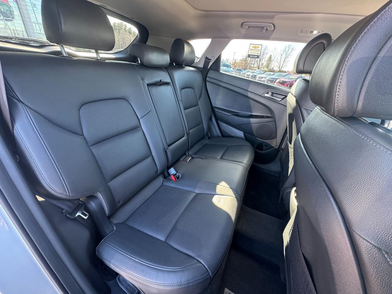 2018 Hyundai Tucson Premium 2.0L 4dr Front-Wheel Drive Photo