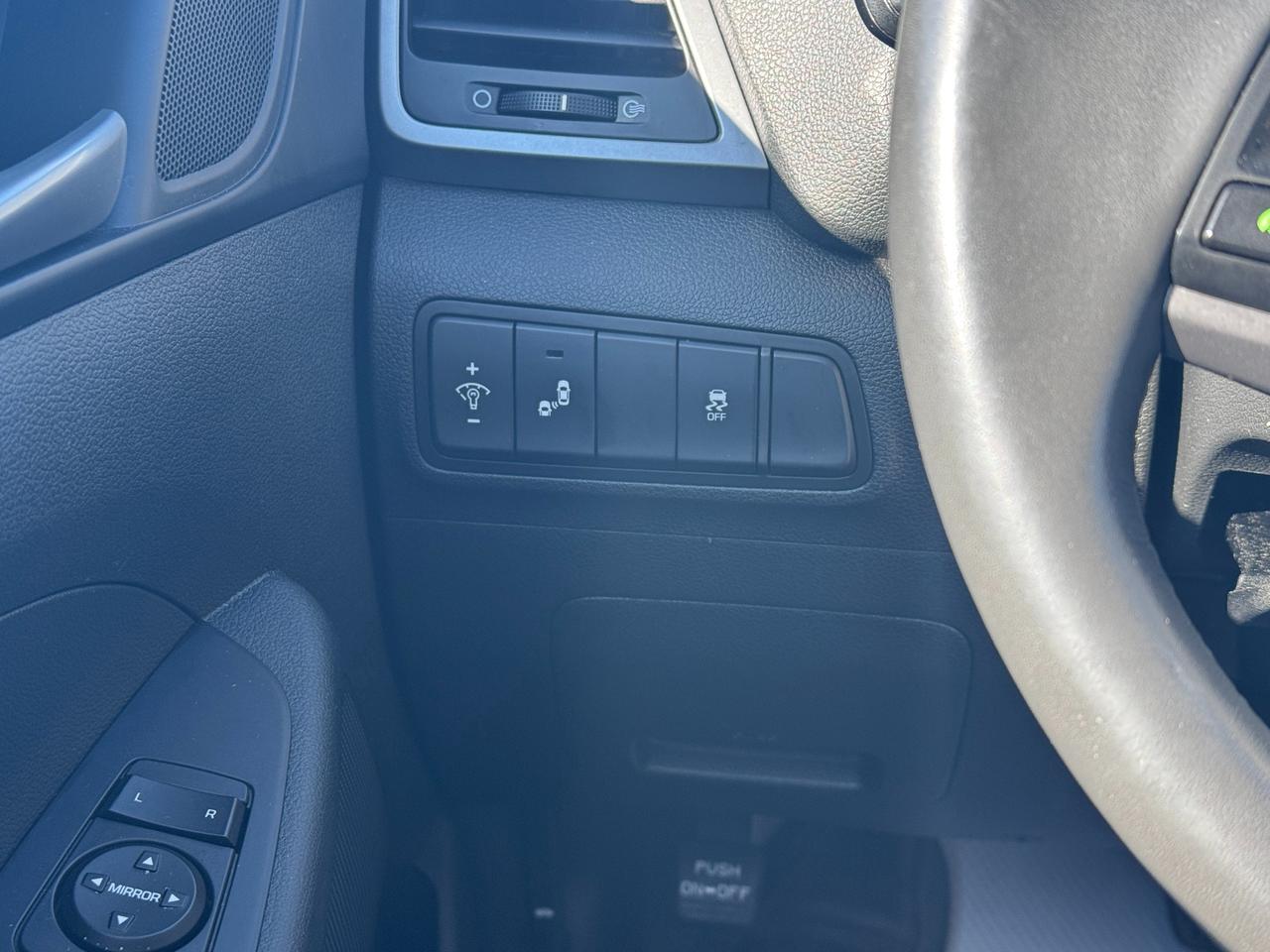 2018 Hyundai Tucson Premium 2.0L 4dr Front-Wheel Drive Photo