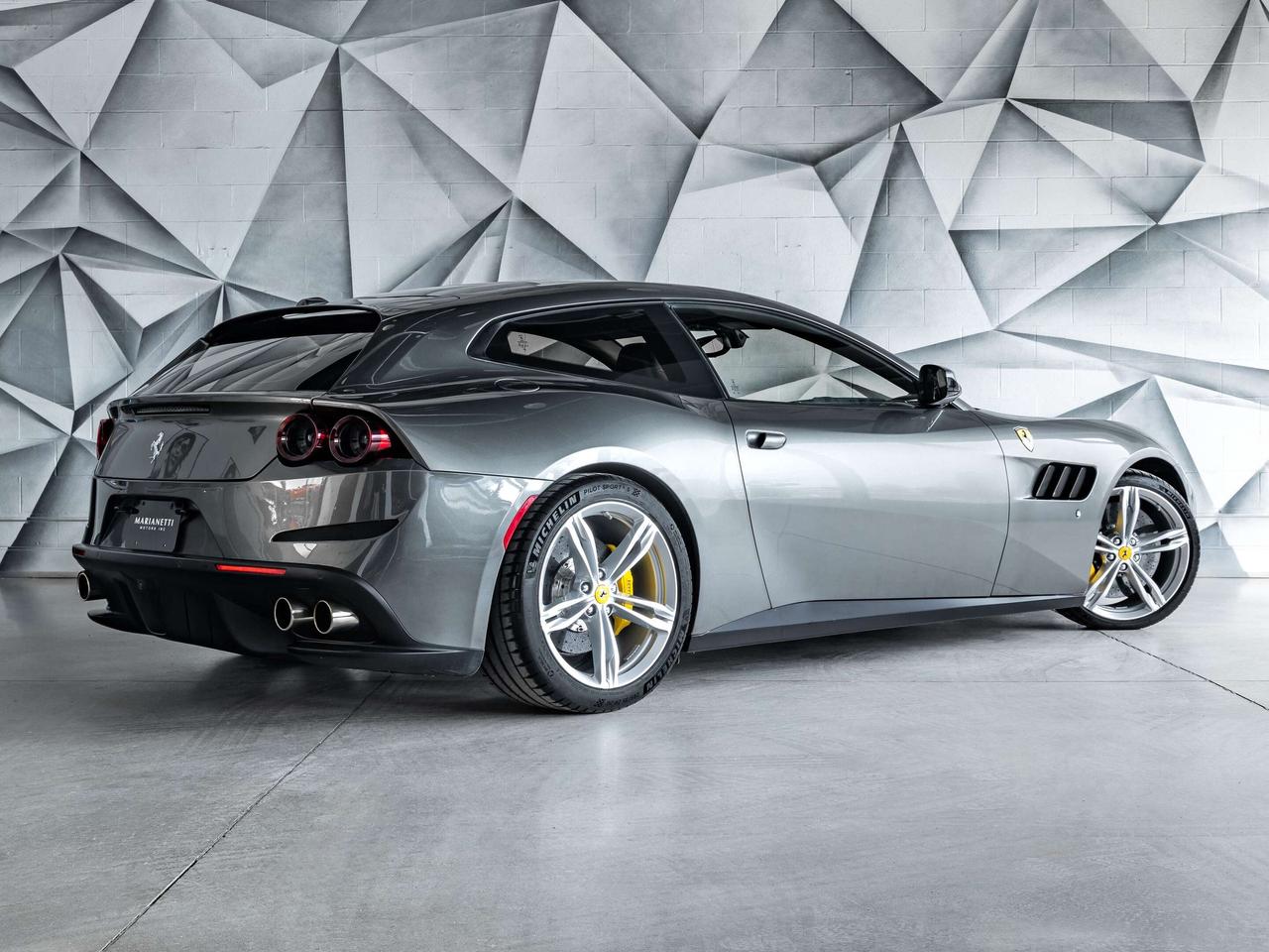 2018 Ferrari GTC4Lusso  Photo