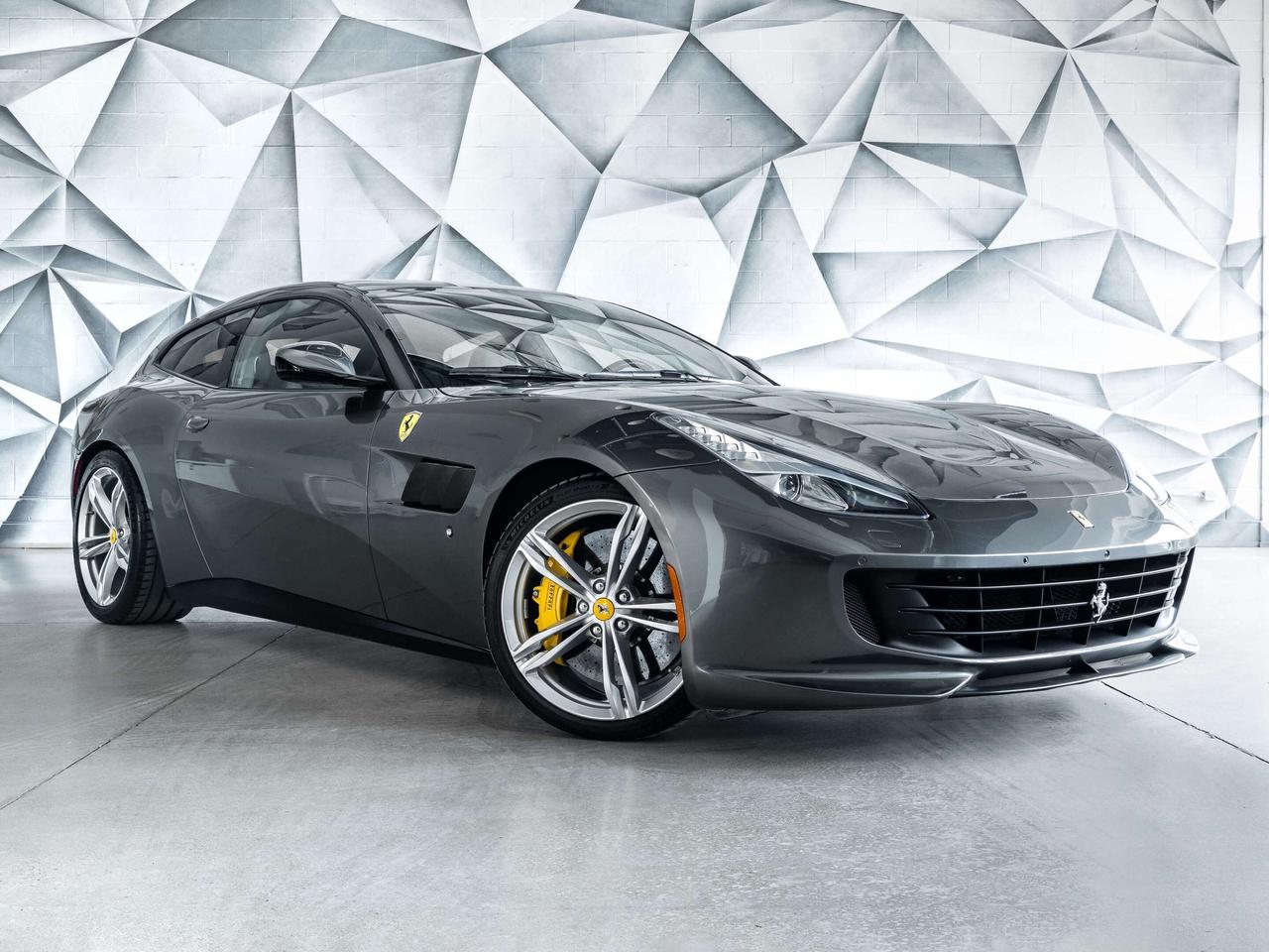 2018 Ferrari GTC4Lusso  Photo