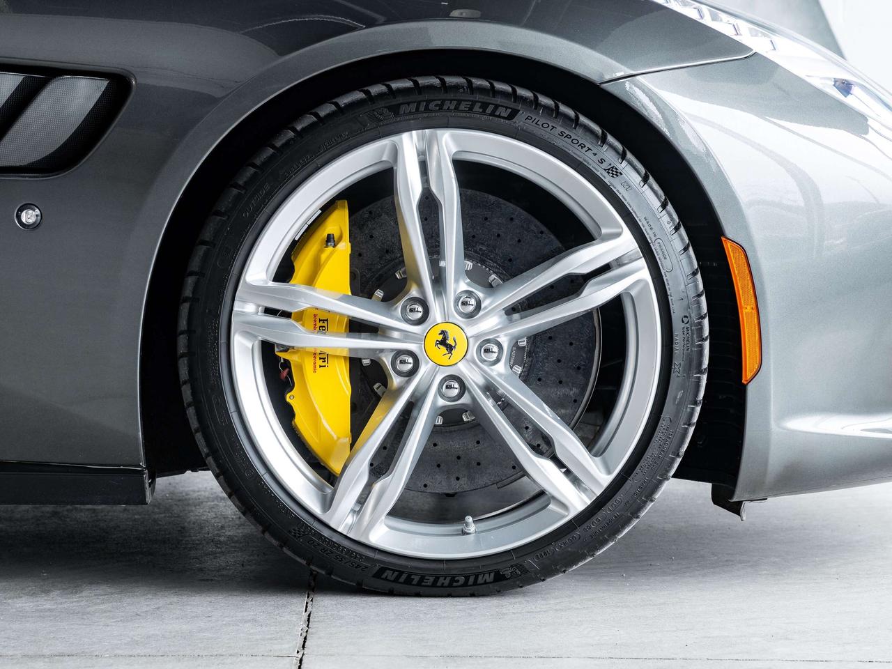 2018 Ferrari GTC4Lusso  Photo