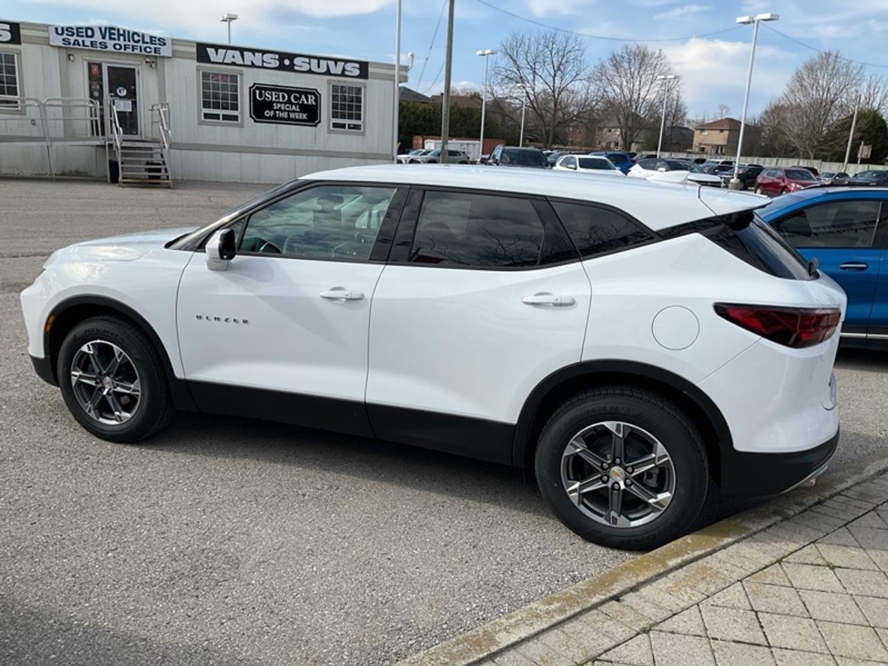 2024 Chevrolet Blazer LT Photo2