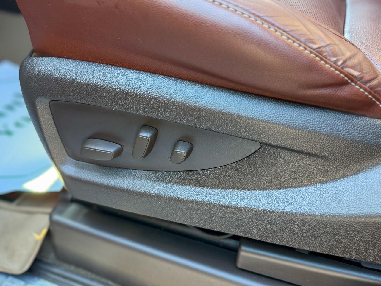 2016 Chevrolet Tahoe LTZ-4WD/BSM/7 PASS/ACC/REMOTE/ROOF/CAMERA/BOSE ... Photo