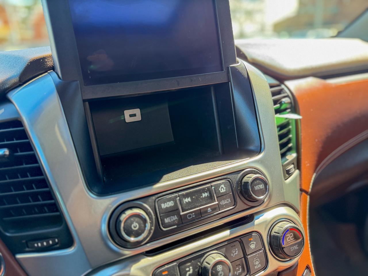 2016 Chevrolet Tahoe LTZ-4WD/BSM/7 PASS/ACC/REMOTE/ROOF/CAMERA/BOSE ... Photo