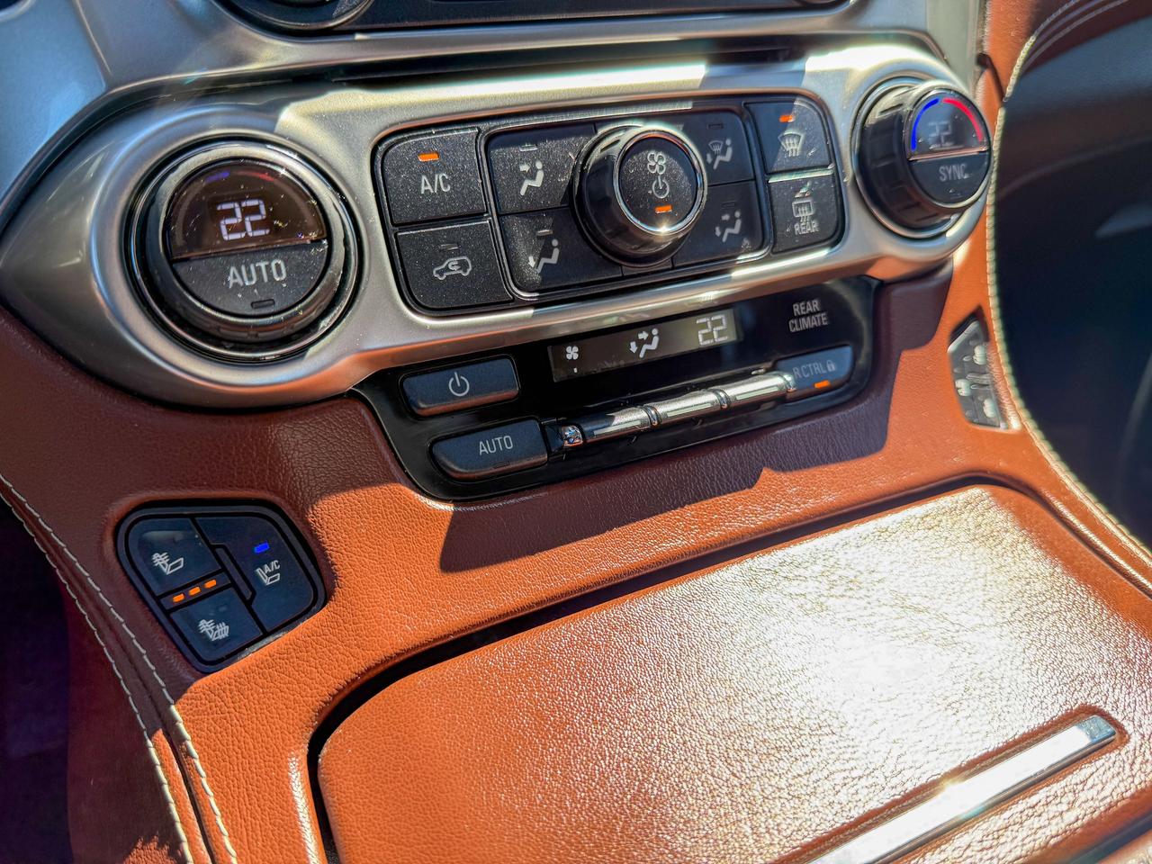 2016 Chevrolet Tahoe LTZ-4WD/BSM/7 PASS/ACC/REMOTE/ROOF/CAMERA/BOSE ... Photo