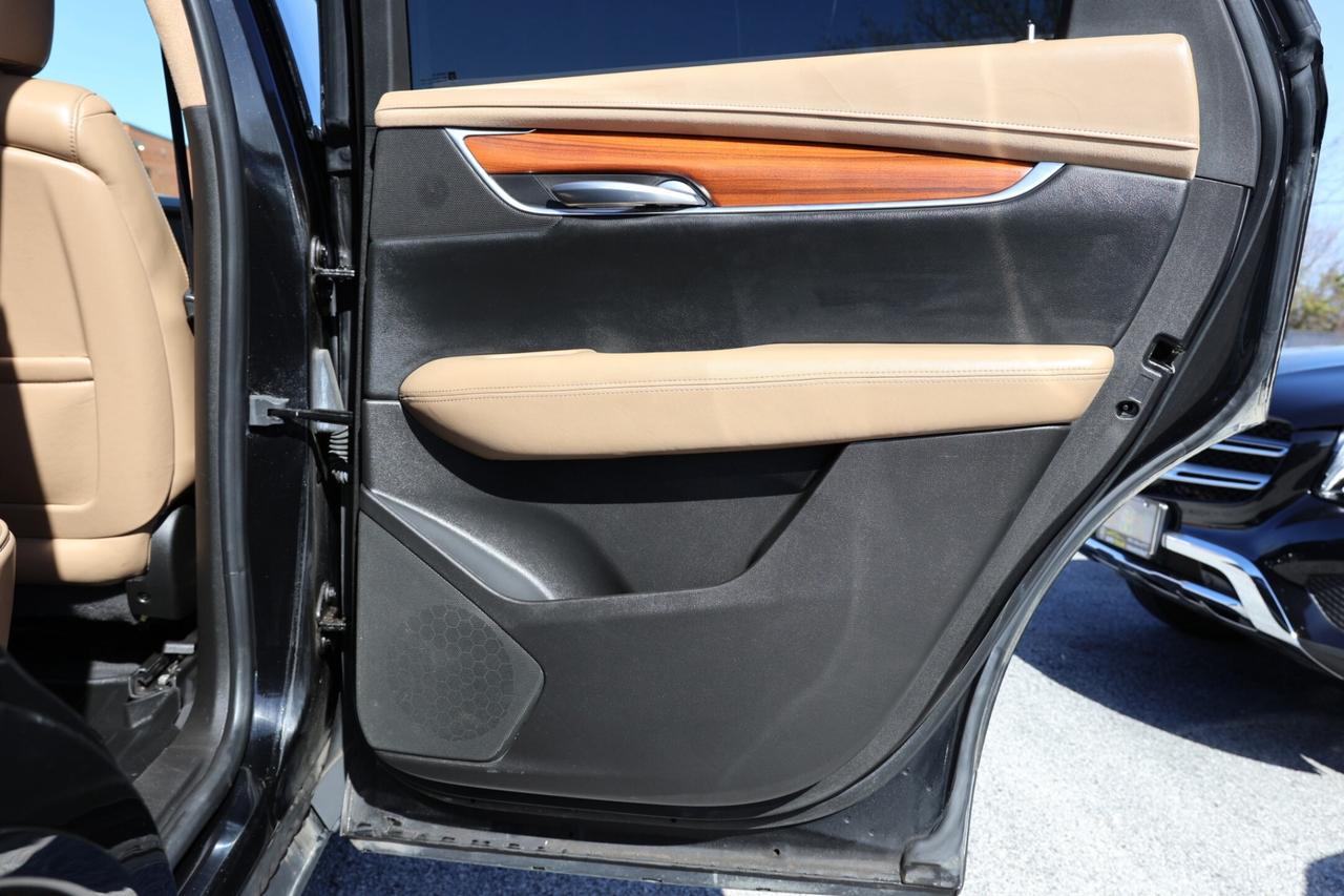 2017 Cadillac XT5 PLATINUM-AWD/NAV/ADAPT CRUISE/360 CAM/BLIS/H&C SEA Photo