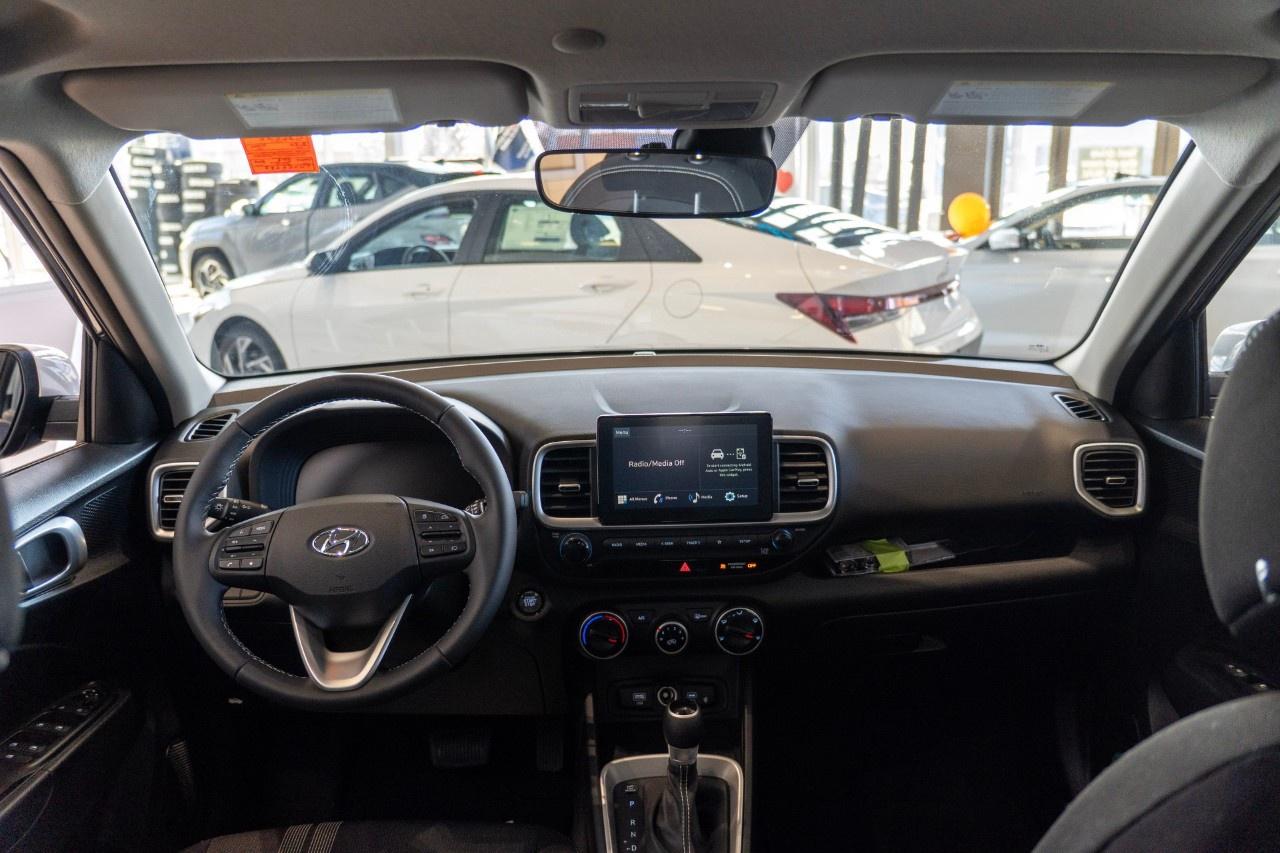 2026 Hyundai Venue Preferred IVT w/Two-Tone Photo