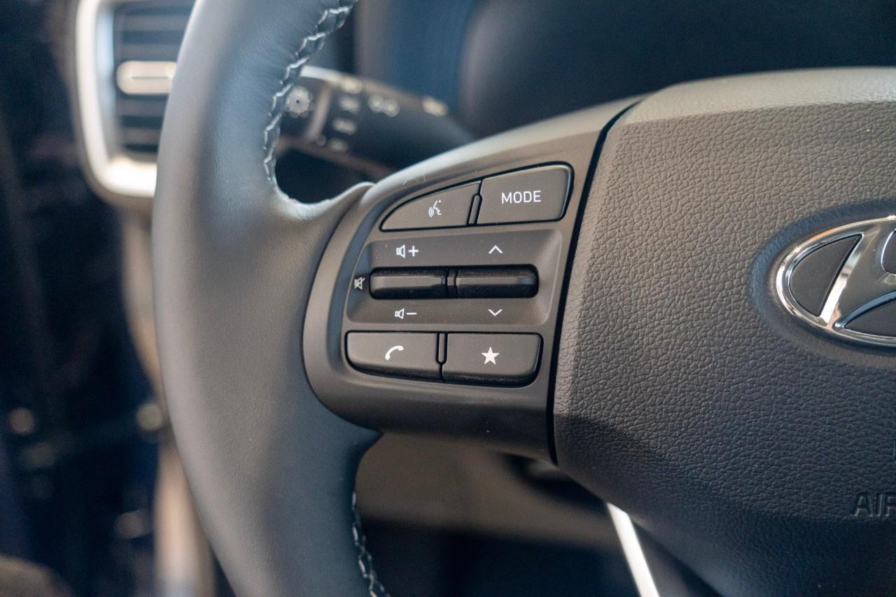 2026 Hyundai Venue Preferred IVT w/Two-Tone Photo