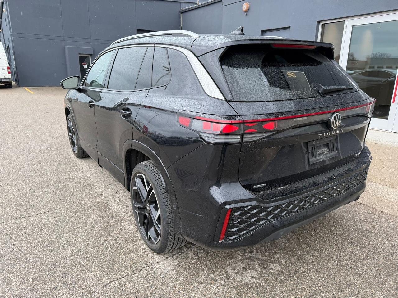 2026 Volkswagen Tiguan Highline Turbo R-Line 4dr All-Wheel Drive 4MOTION Photo