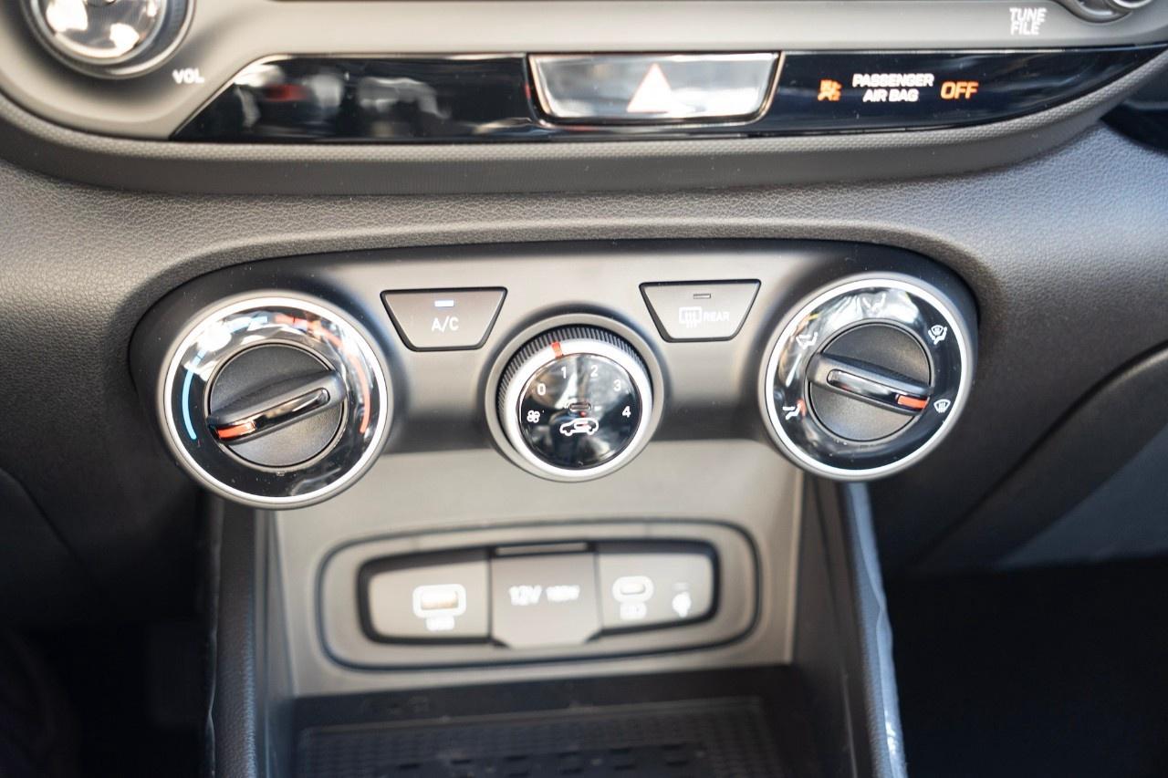 2026 Hyundai Venue Essential IVT w/Two-Tone Photo
