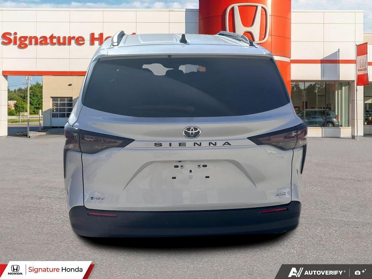2026 Toyota Sienna XLE Photo