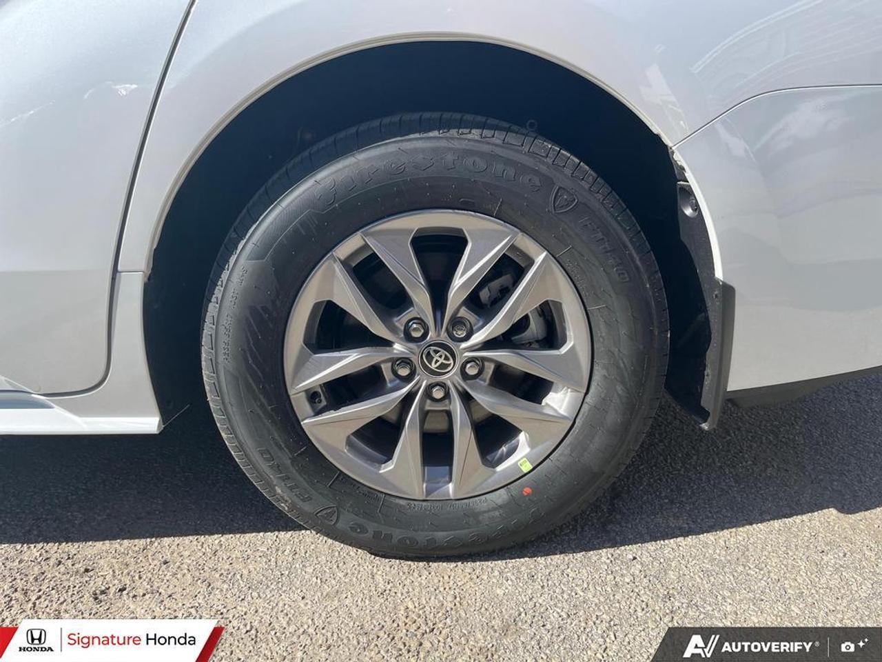2026 Toyota Sienna XLE Photo