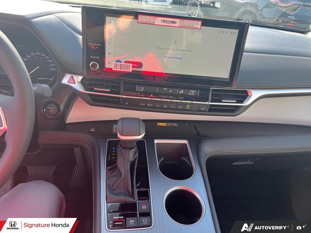 2026 Toyota Sienna XLE Photo
