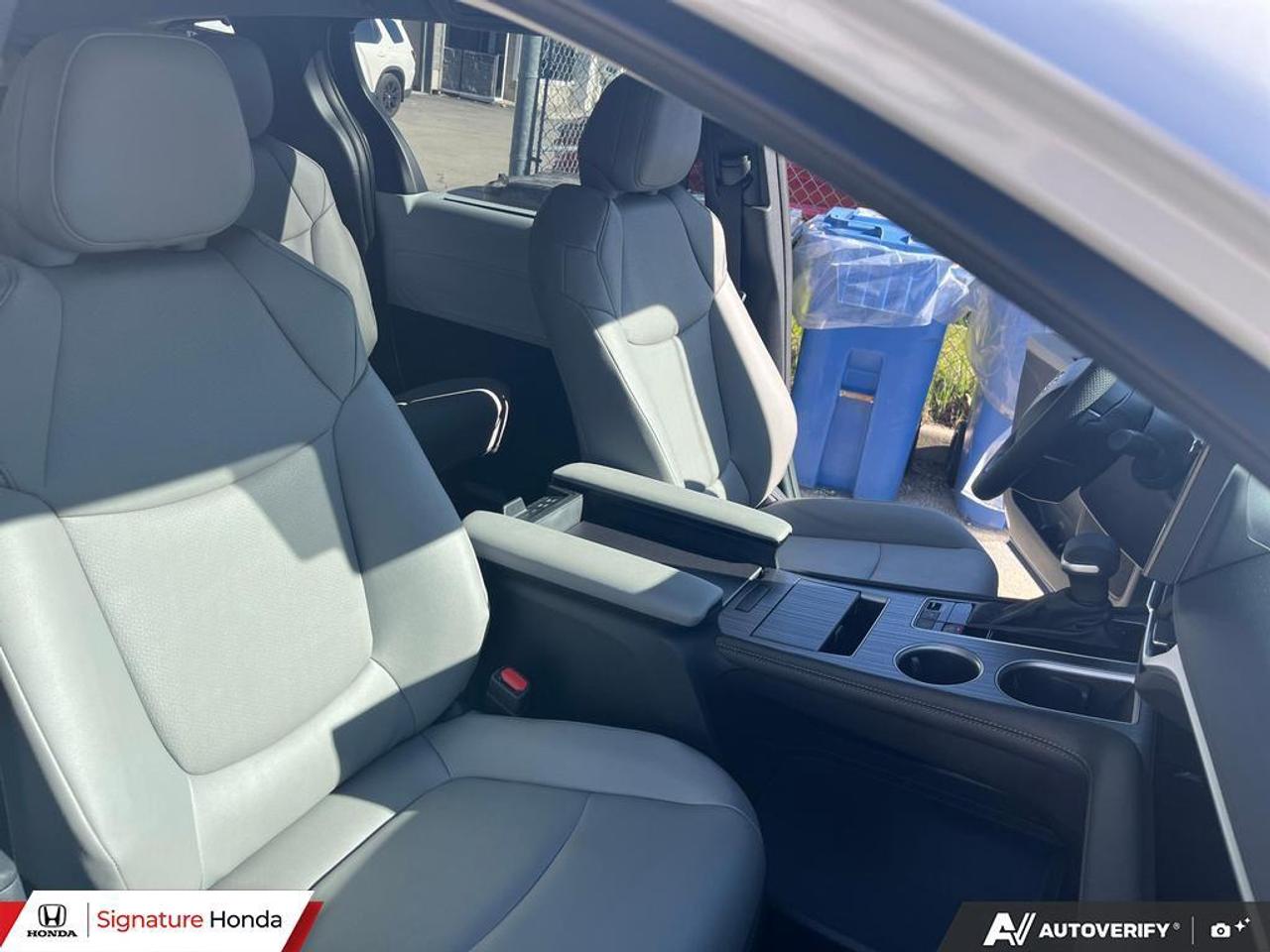 2026 Toyota Sienna XLE Photo