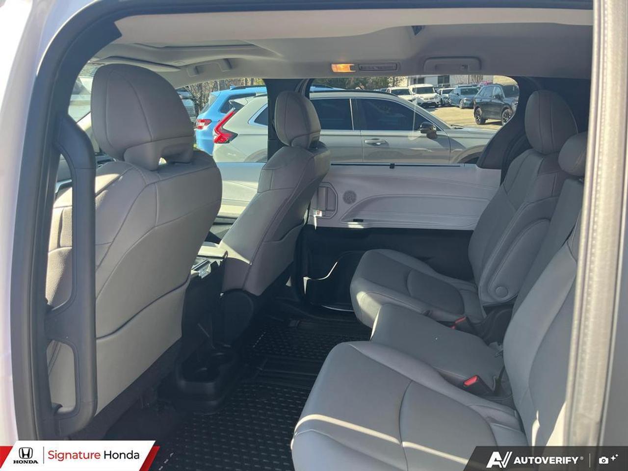 2026 Toyota Sienna XLE Photo