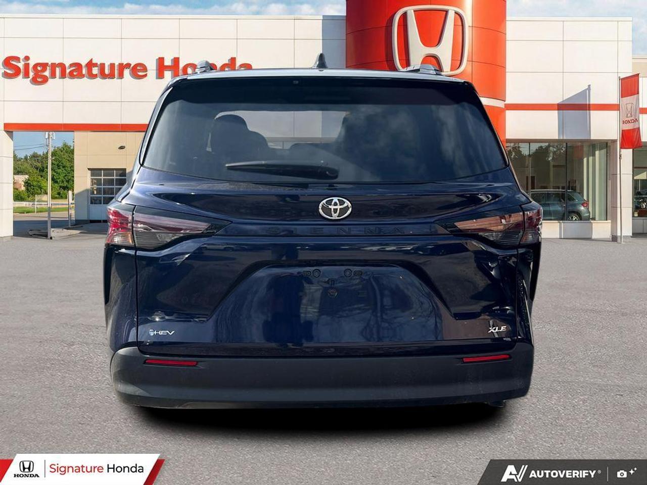 2026 Toyota Sienna XLE Photo