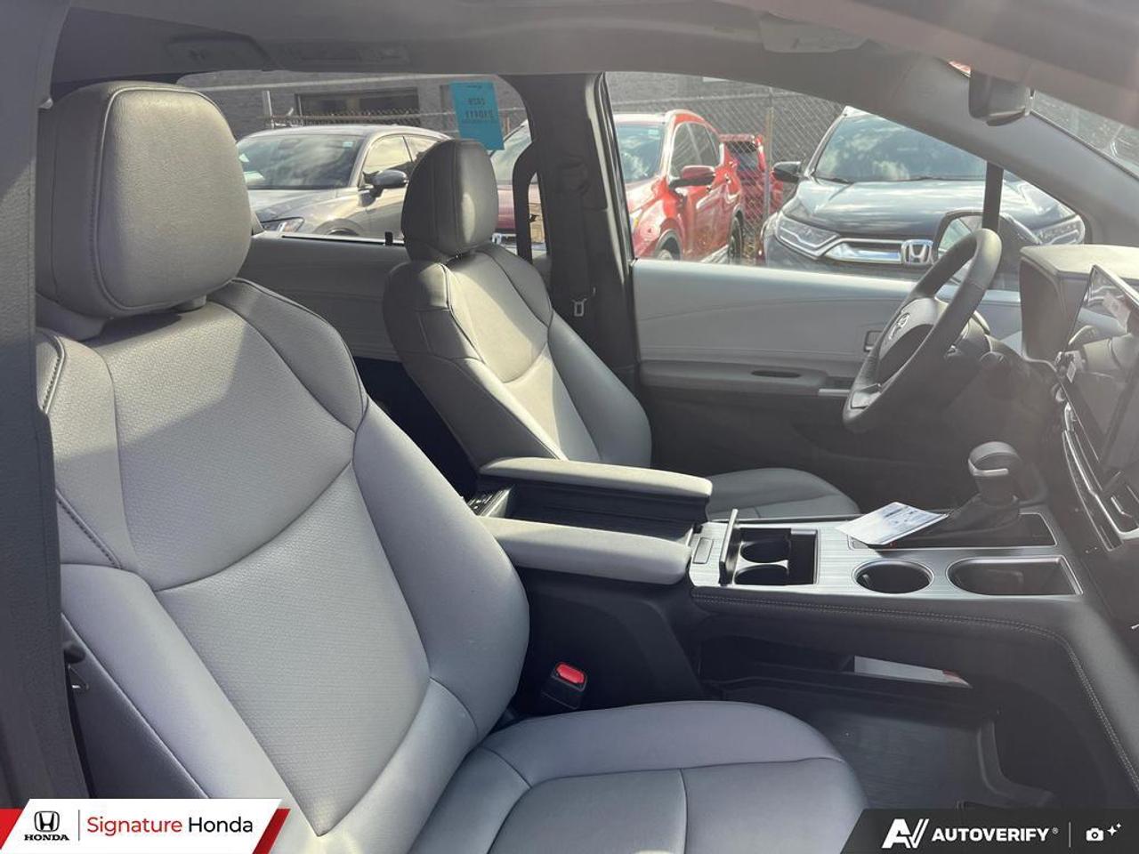 2026 Toyota Sienna XLE Photo