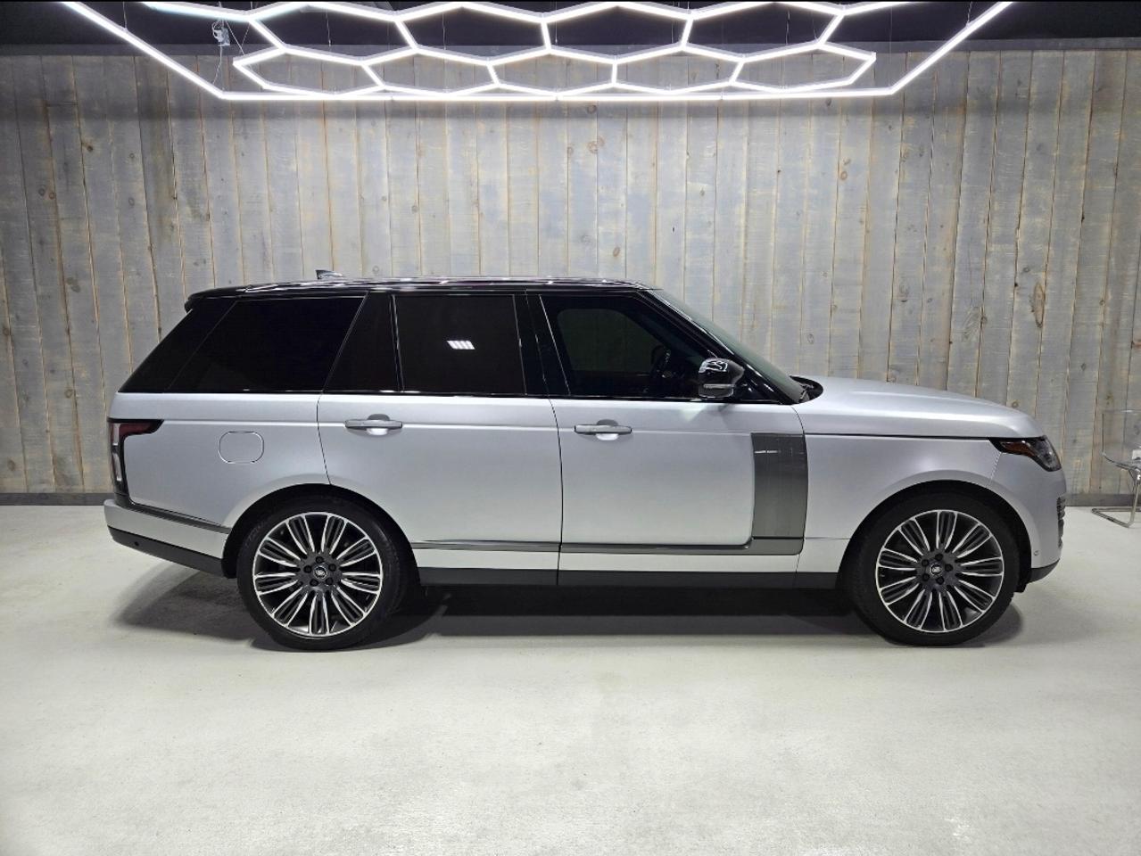 2020 Land Rover Range Rover P525 5.0L V8 Supercharged Autobiography SWB Photo