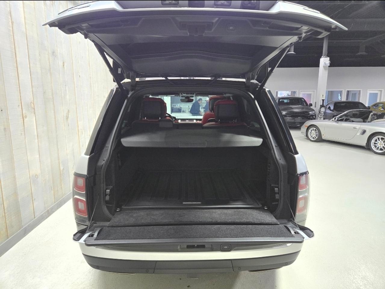 2020 Land Rover Range Rover P525 5.0L V8 Supercharged Autobiography SWB Photo