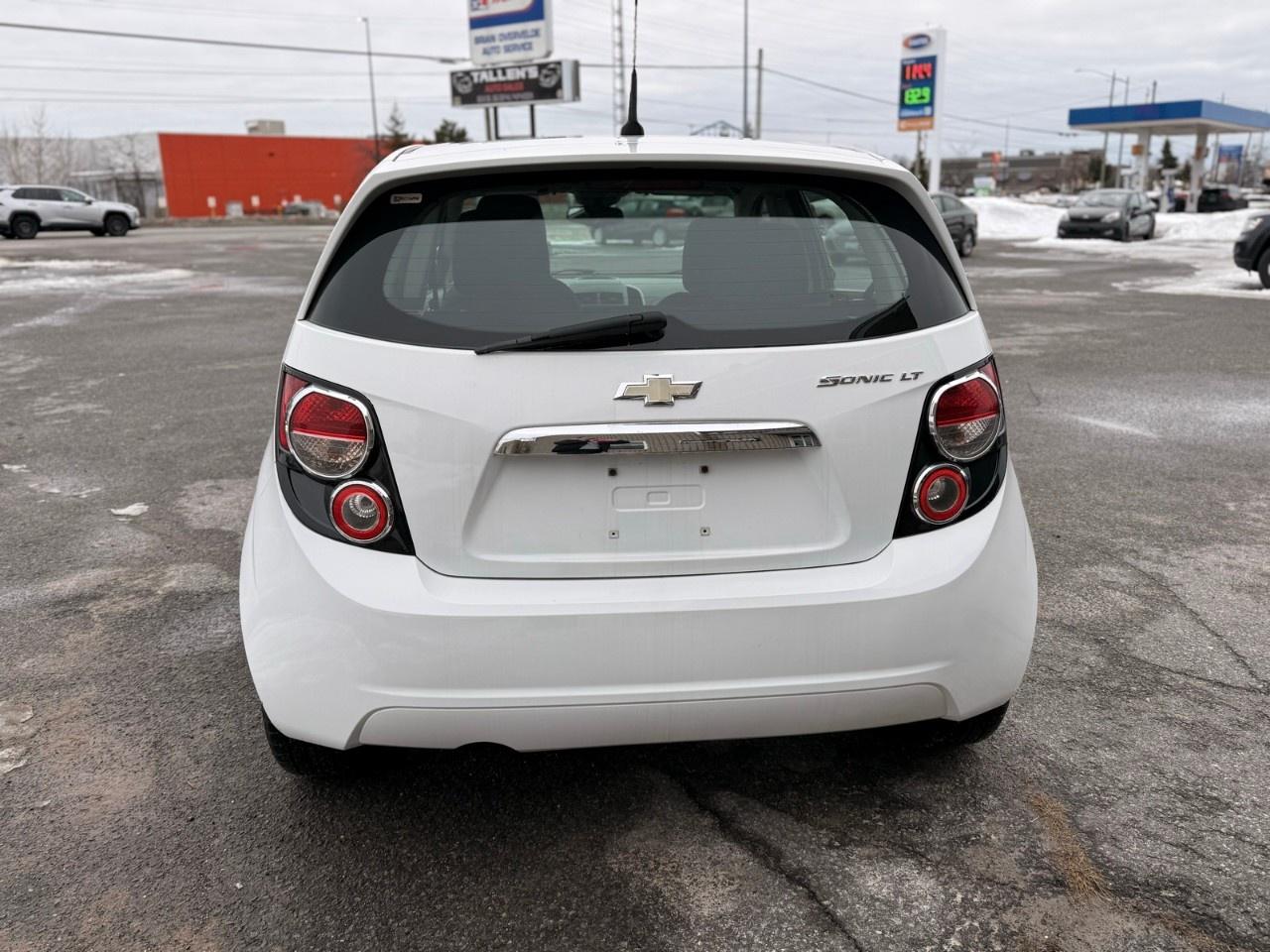 2013 Chevrolet Sonic 5dr HB LT Auto Photo3
