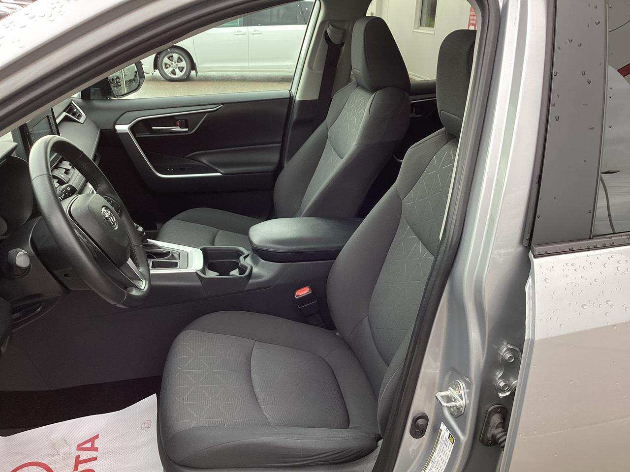 2019 Toyota RAV4 XLE FWD Photo