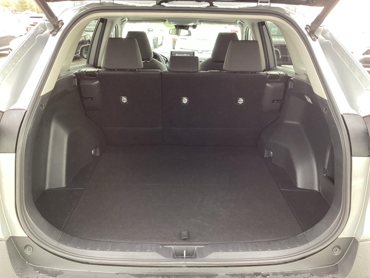 2019 Toyota RAV4 XLE FWD Photo