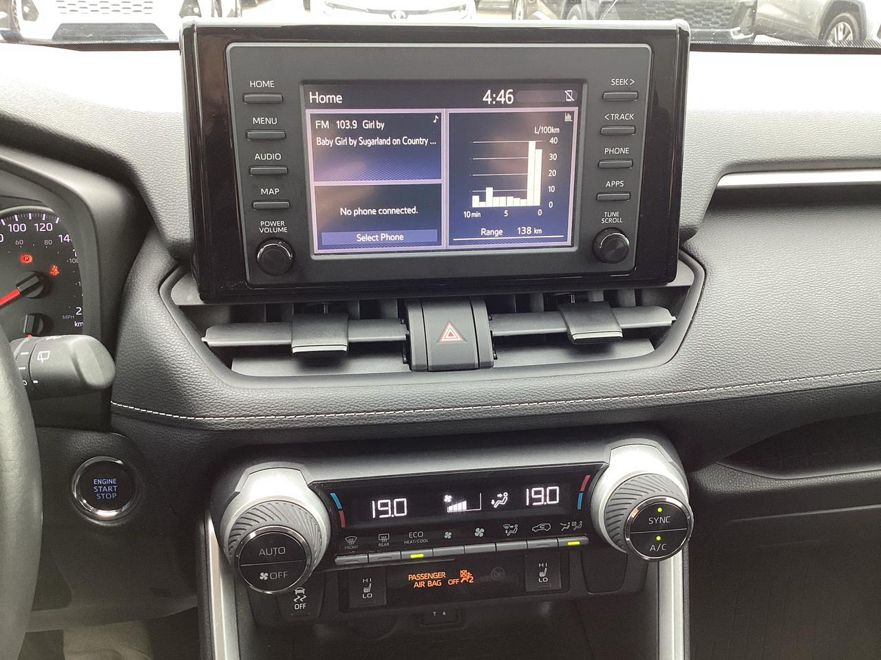 2019 Toyota RAV4 XLE FWD Photo