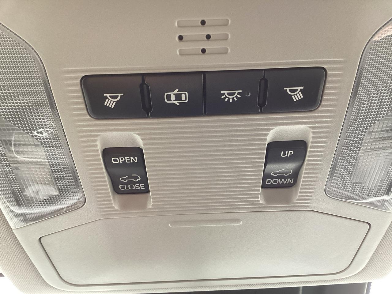 2019 Toyota RAV4 XLE FWD Photo