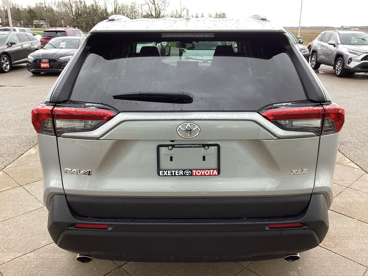 2019 Toyota RAV4 XLE FWD Photo
