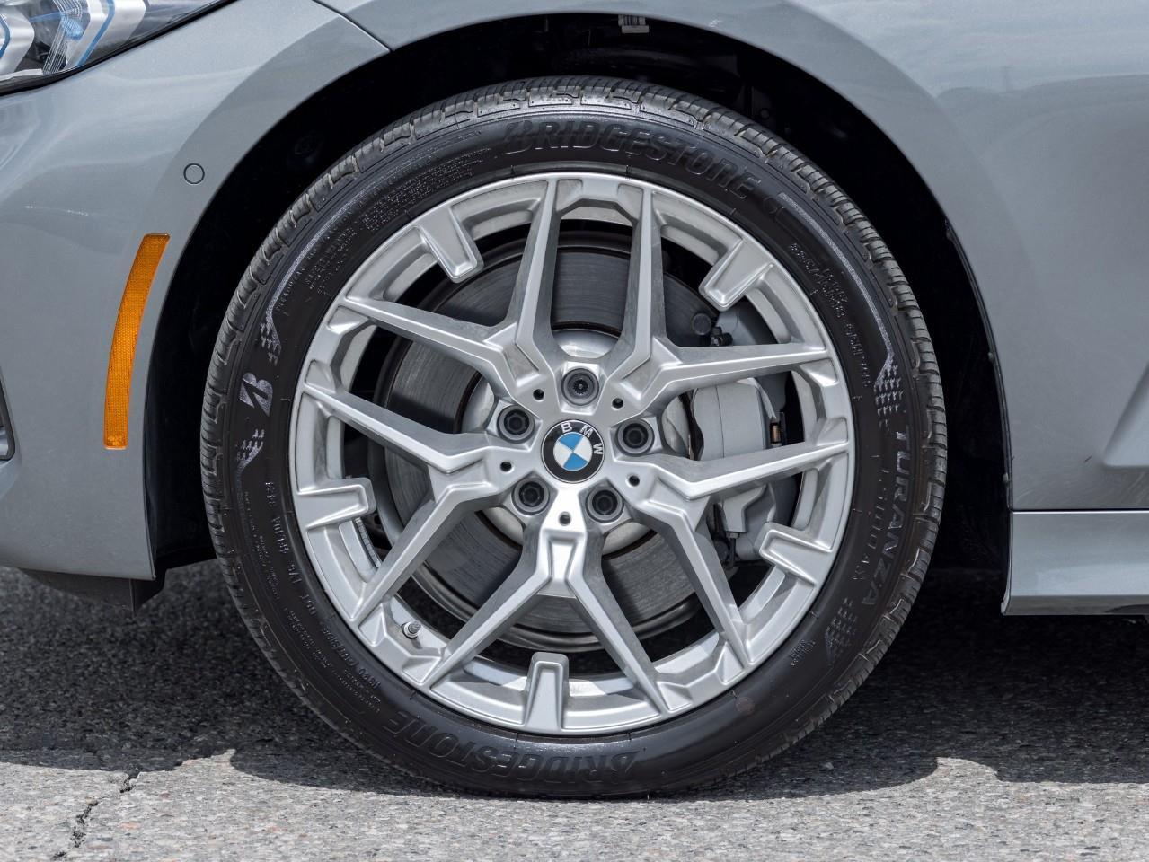 2025 BMW 330 i xDrive 4dr All-Wheel Drive Sedan Photo3