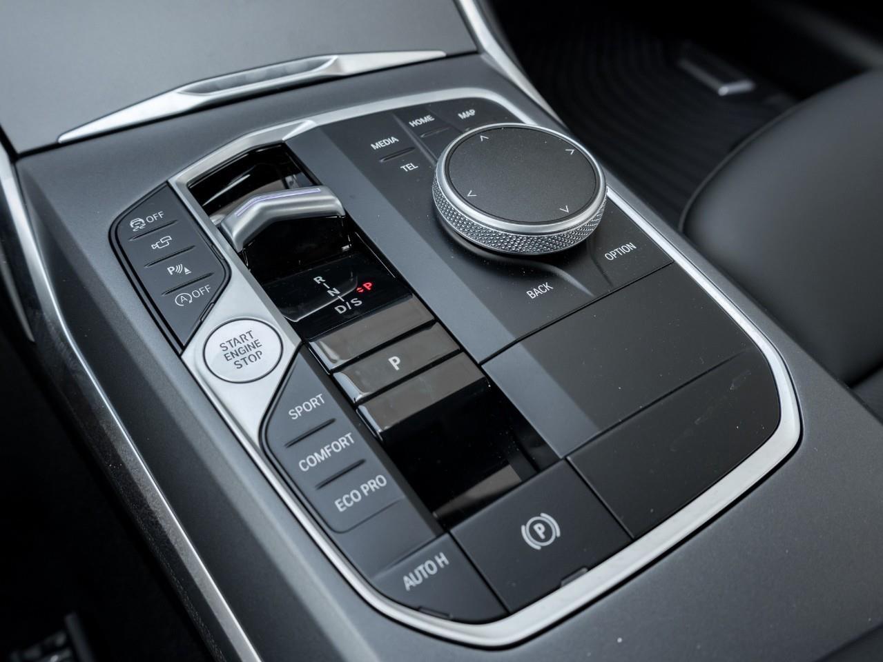 2025 BMW 330 i xDrive 4dr All-Wheel Drive Sedan Photo