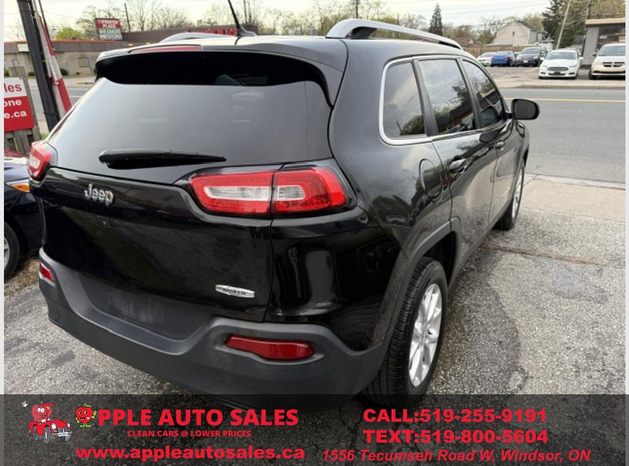 2015 Jeep Cherokee Latitude Photo4