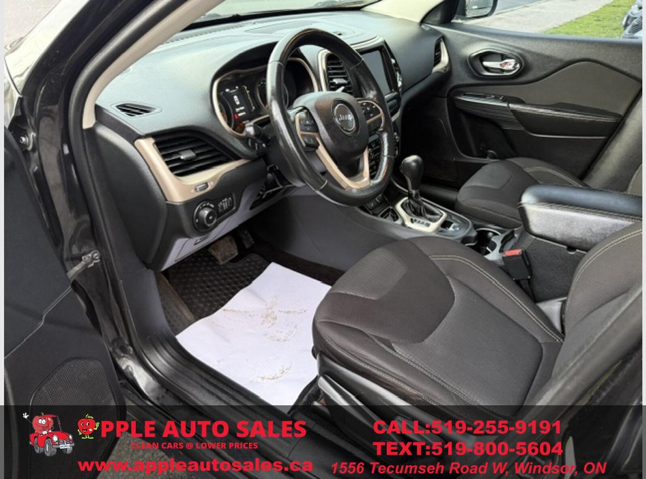 2015 Jeep Cherokee Latitude Photo