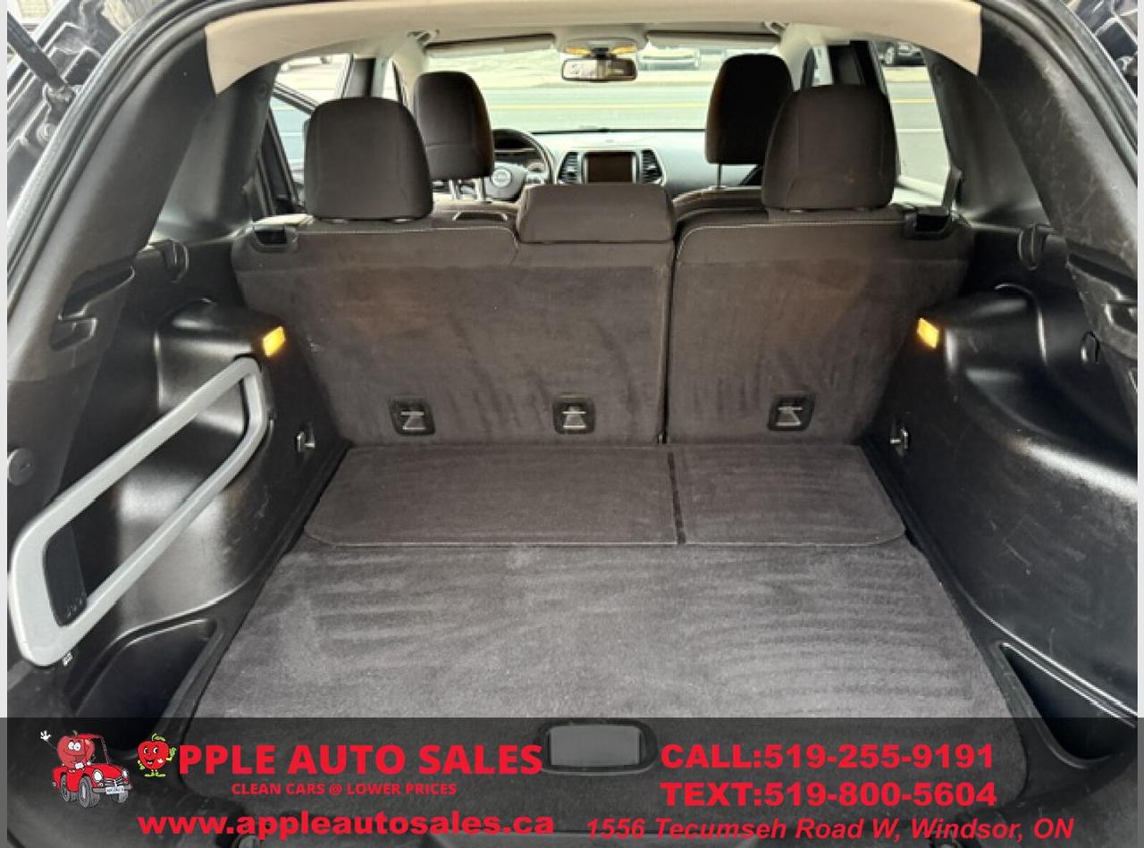 2015 Jeep Cherokee Latitude Photo