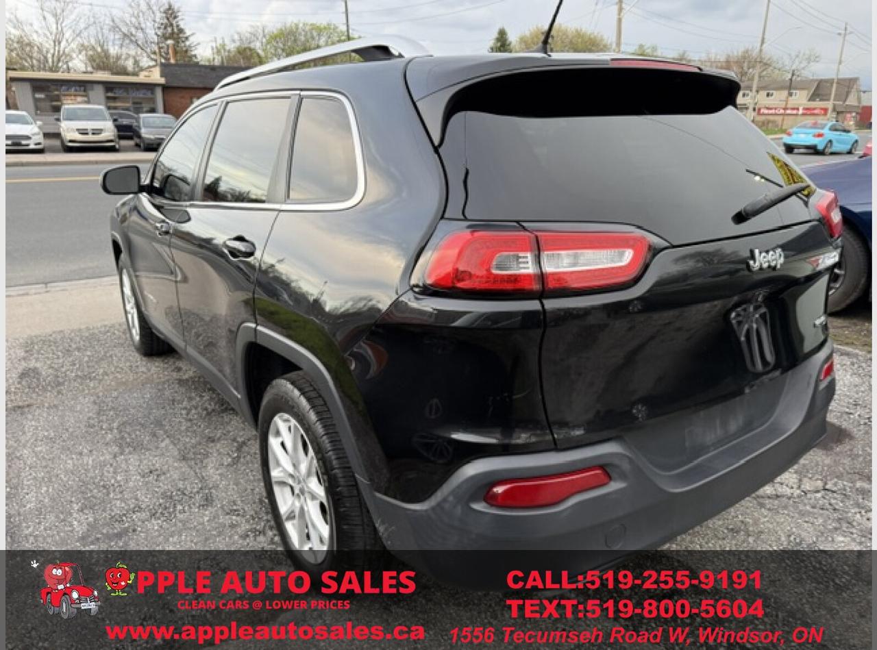 2015 Jeep Cherokee Latitude Photo