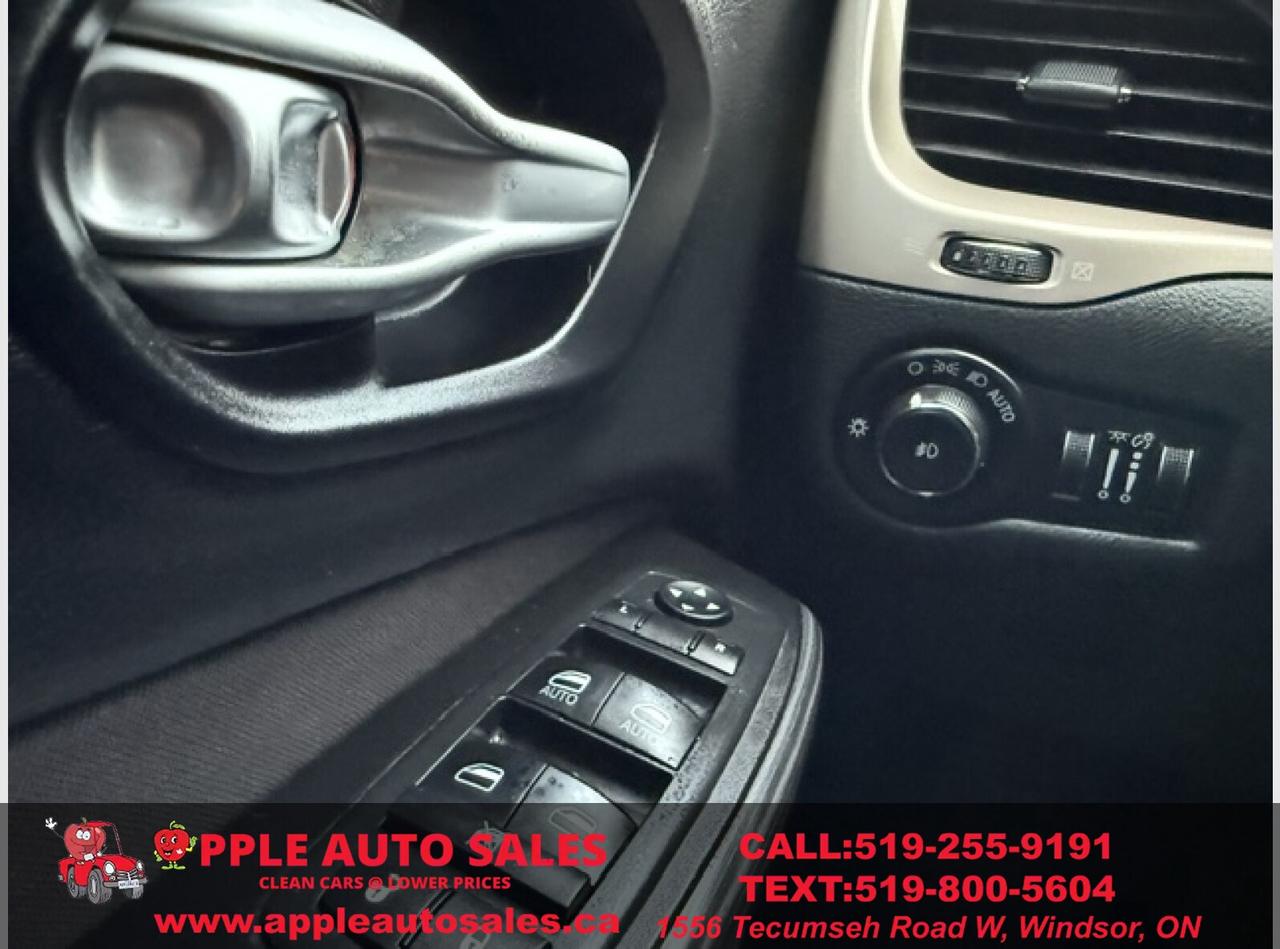 2015 Jeep Cherokee Latitude Photo