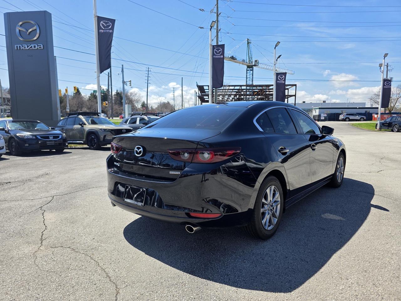 2023 Mazda MAZDA3 GS LUXURY PKG LOW KM CLEAN CARFAX Photo