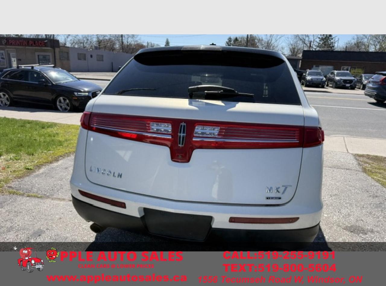 2014 Lincoln MKT  Photo4