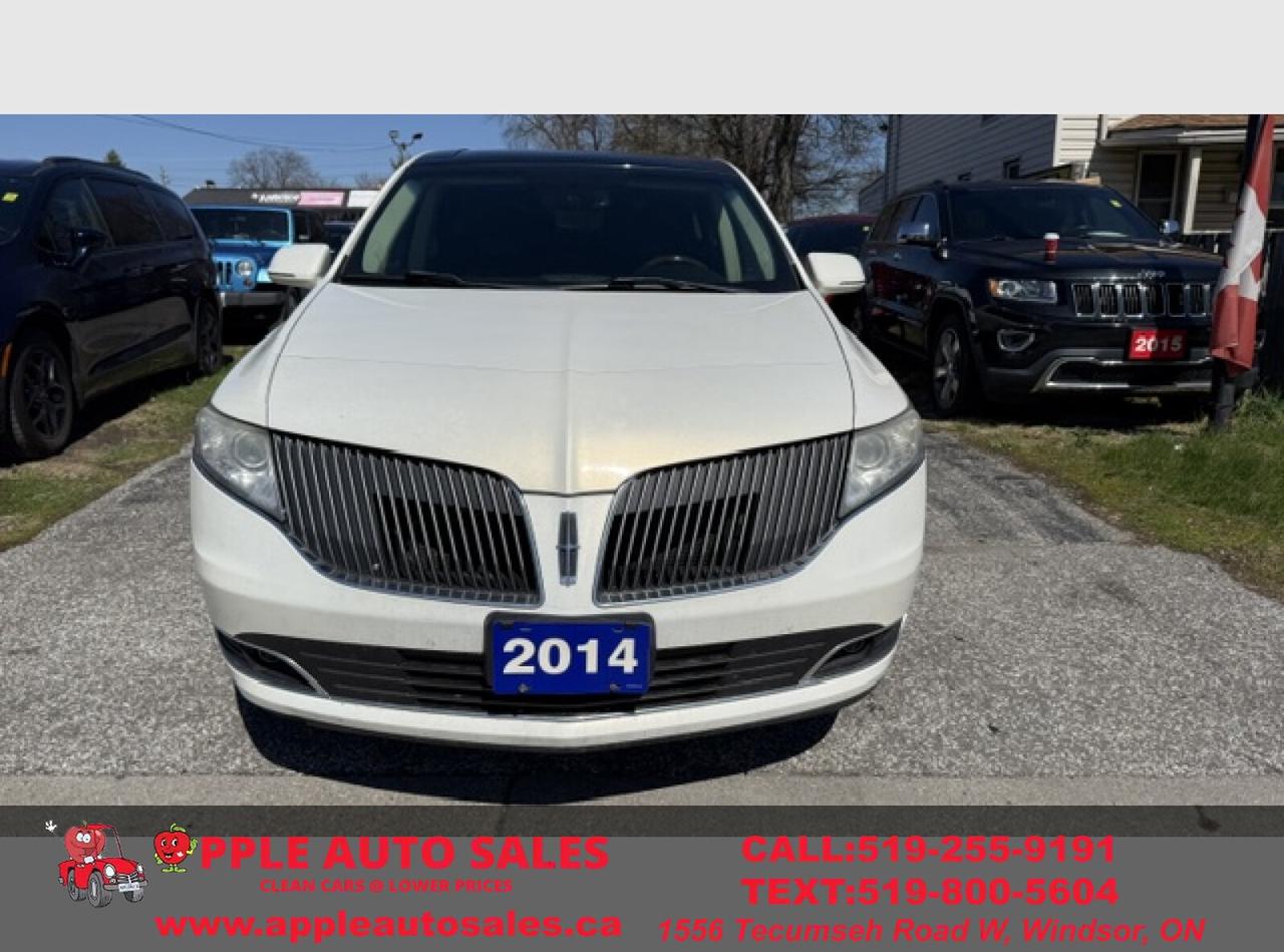 2014 Lincoln MKT  Photo