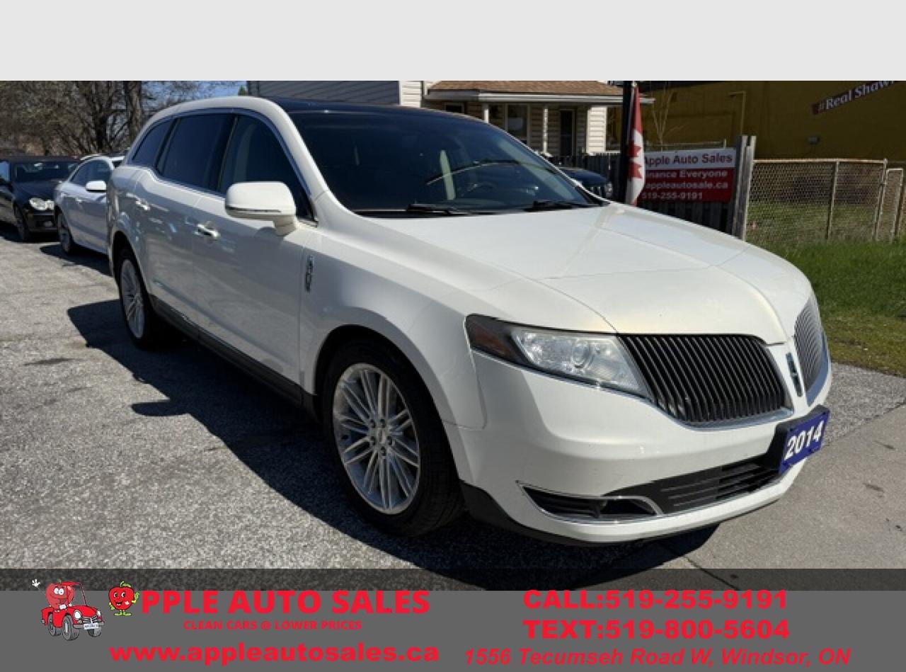 2014 Lincoln MKT  Photo