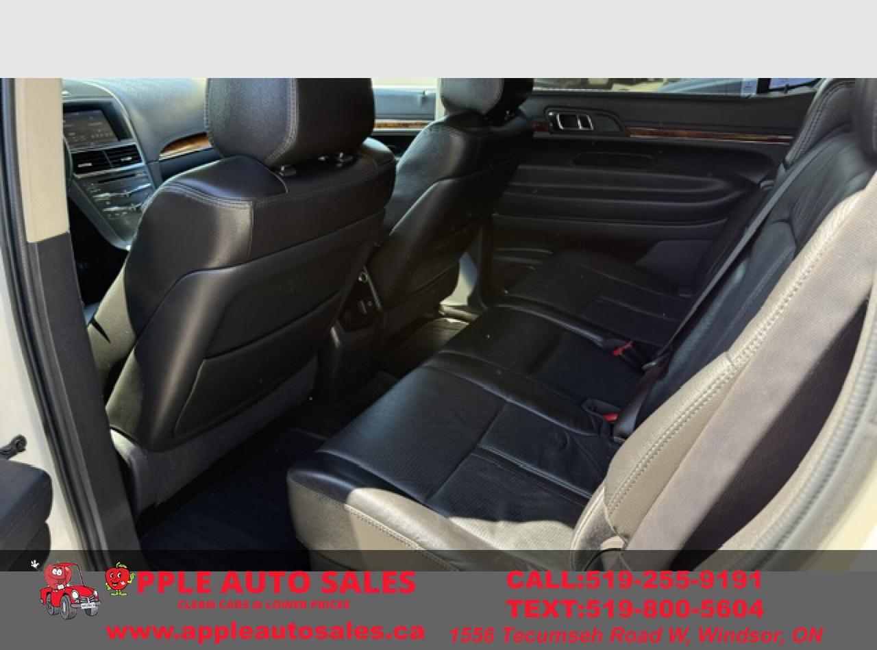 2014 Lincoln MKT  Photo