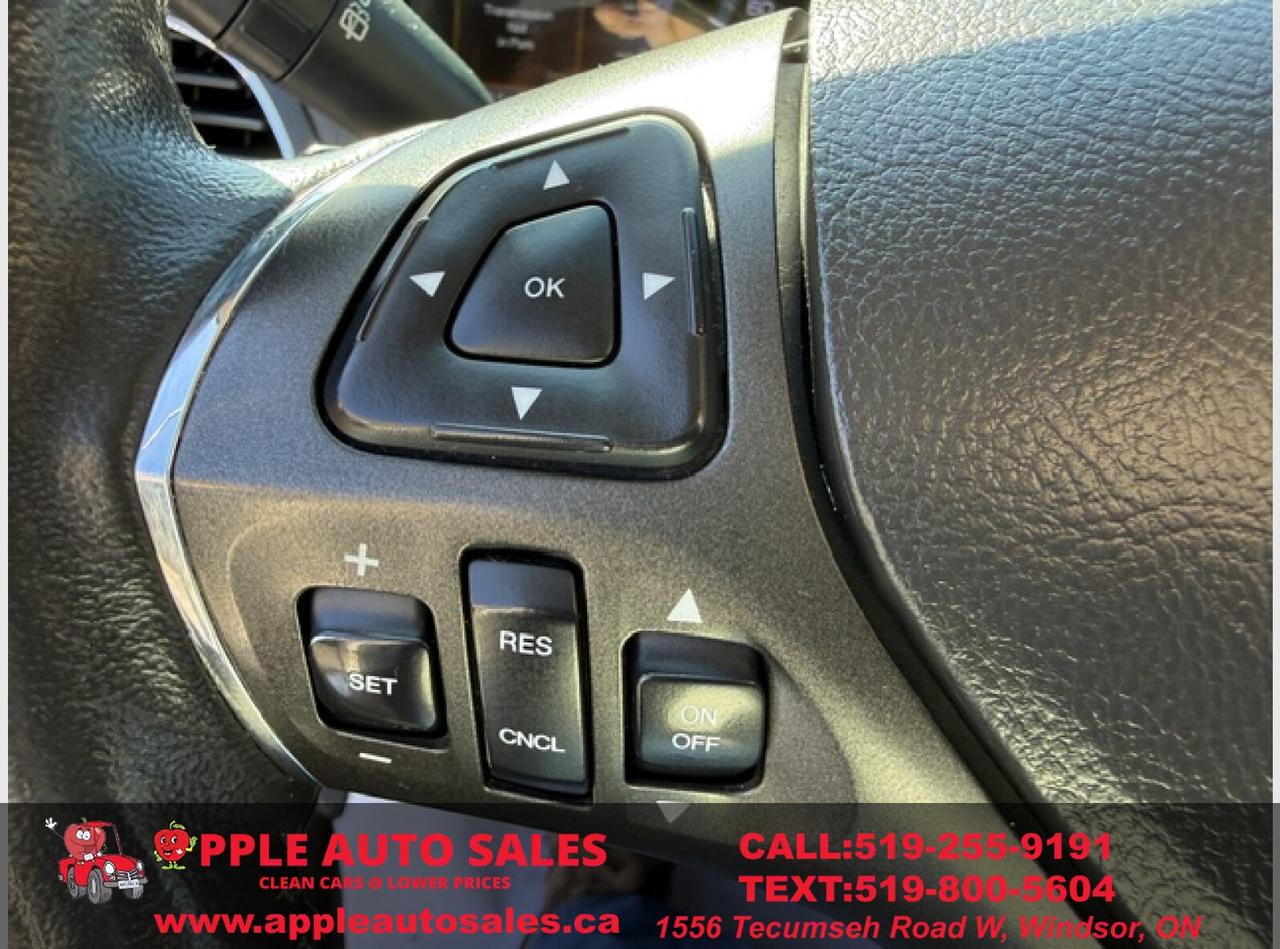 2014 Lincoln MKT  Photo