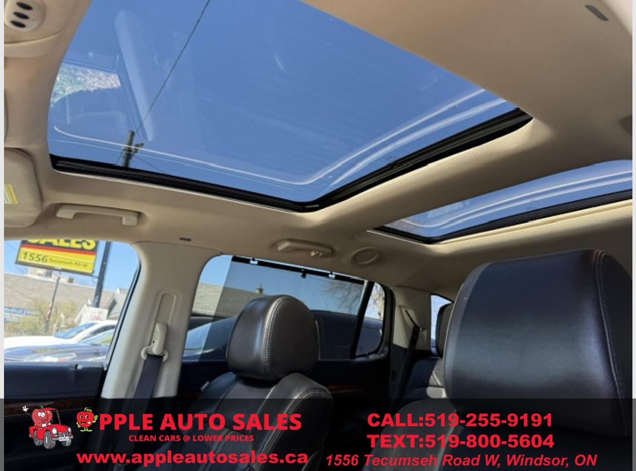 2014 Lincoln MKT  Photo